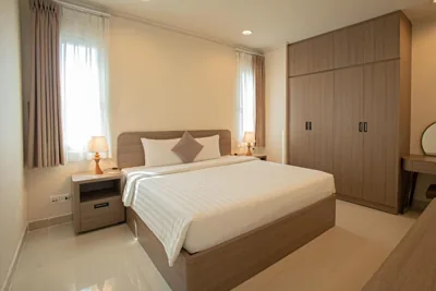 Mayfair Suites – Photos 13