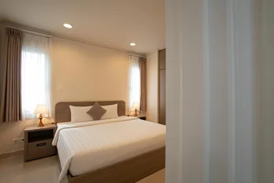 Mayfair Suites – Photos 16